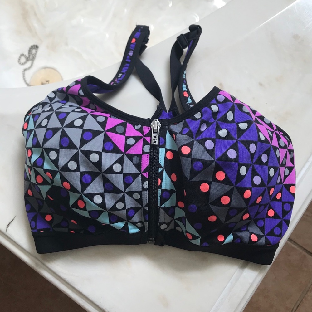 VS Front-close Sports Bra size 32DD